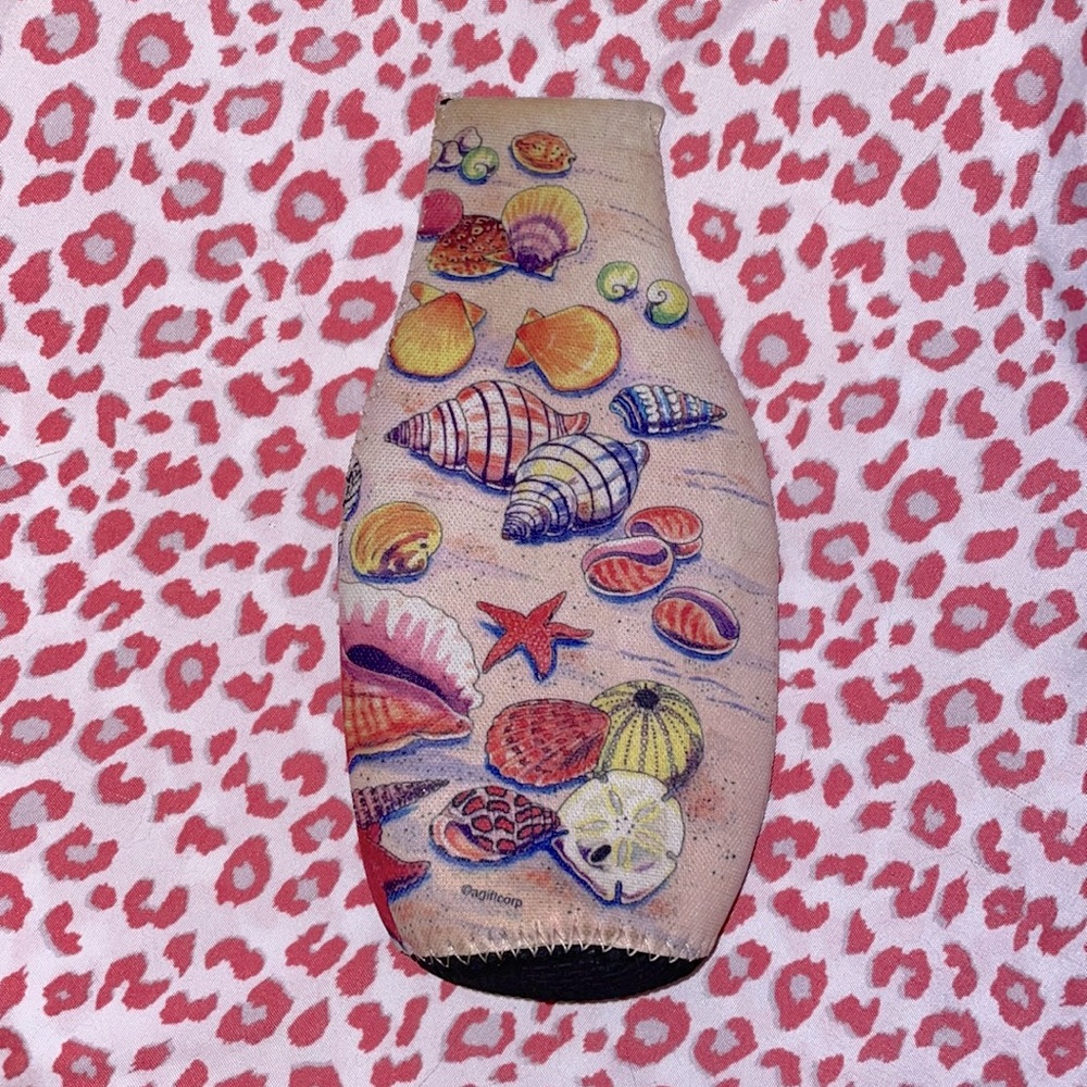 Beer cozy 💛🐚